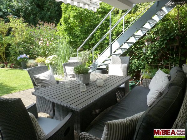 Im Sommer stehen hier die Gartenmöbel.