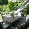 Im Sommer stehen hier die Gartenmöbel.